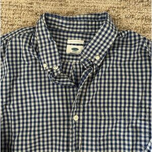 Men’s Royal blue and gray old navy button down. Size large. Great condition.